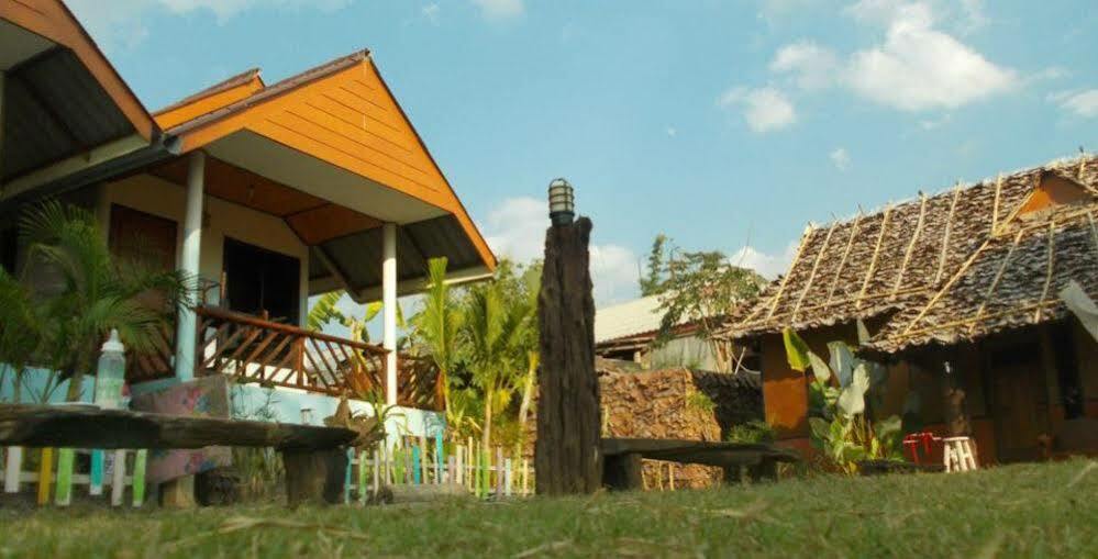 Banpak Phusuay Hotel Paj Kültér fotó