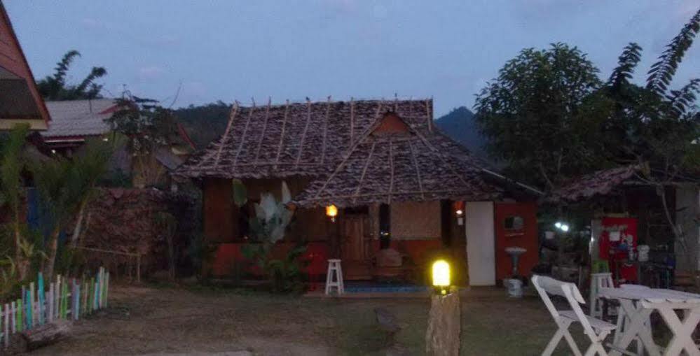 Banpak Phusuay Hotel Paj Kültér fotó