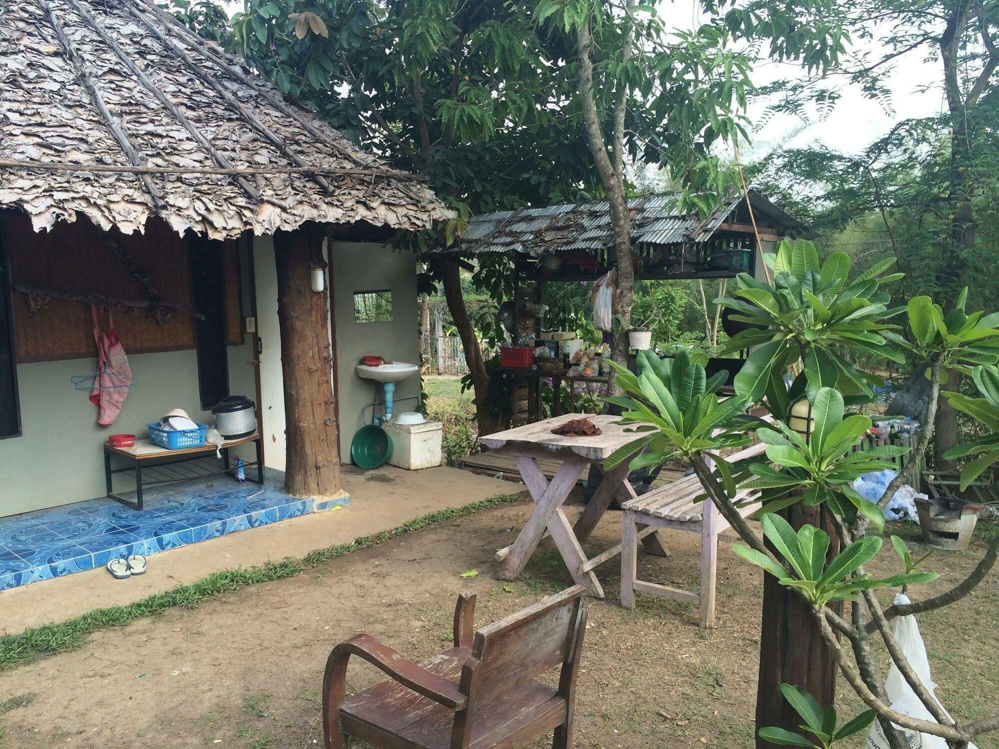 Banpak Phusuay Hotel Paj Kültér fotó