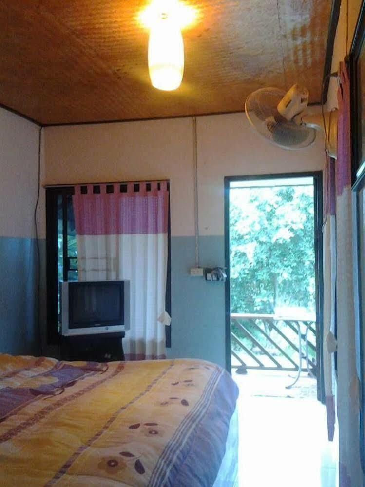 Banpak Phusuay Hotel Paj Kültér fotó