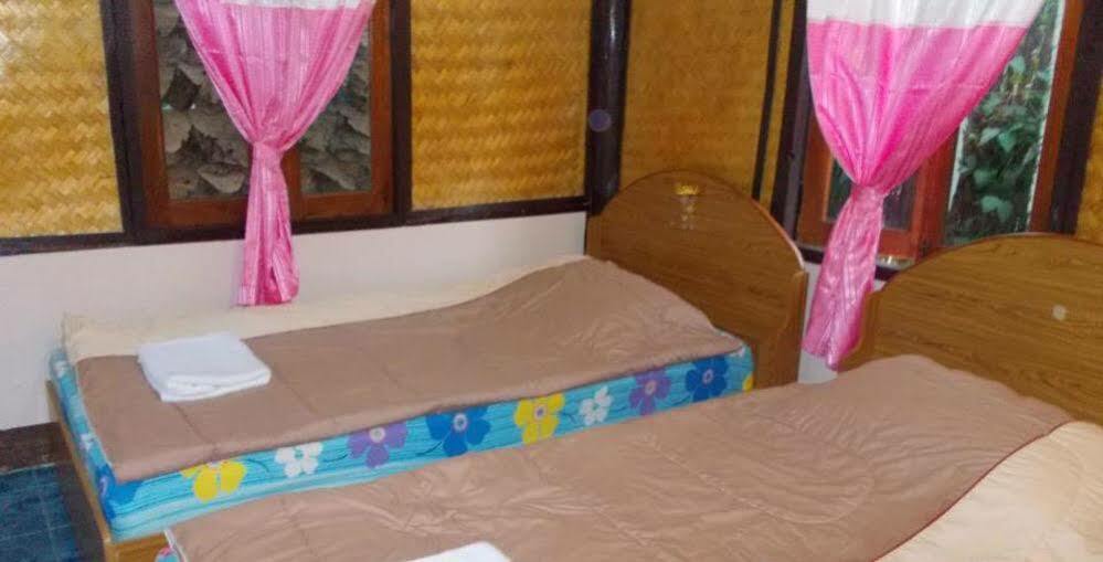 Banpak Phusuay Hotel Paj Kültér fotó